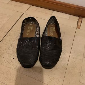 Black sparkle toms
